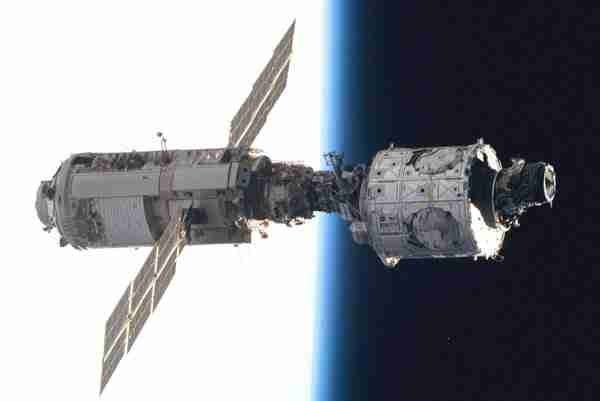 ISS-uzay_istasyonu-uluslararası_uzay_istasyonu-space_station-international_space_station-15_Years_On_Station