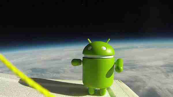 Android uzayda. Google fotoğraflara yüklemenin tam zamanı.