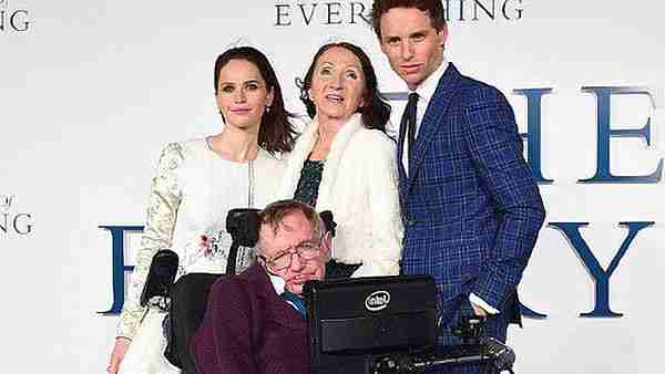 stephen_hawking-tekerlekli_sandalye-bilim-popüler_bilim-tablet