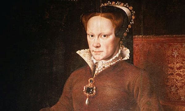 Kanly Mary. Copyright v esansürü o başlattı. Çok kan döktü. Kızgın biri.