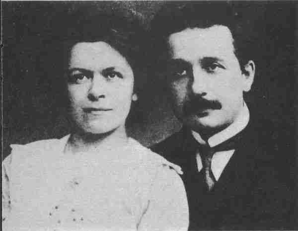 İlk eşi. görelilik teorisinin formüllerini kontrol etti.