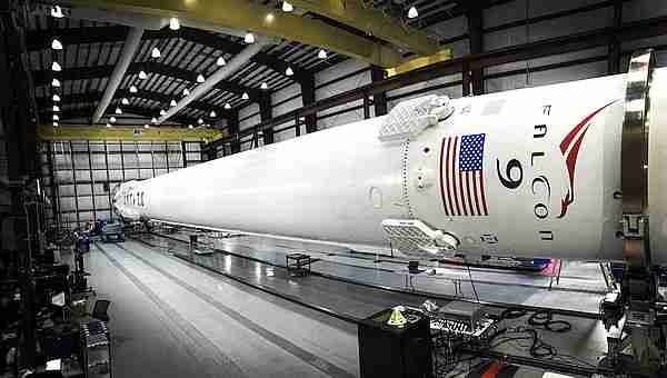 Falcon 9 depoda.
