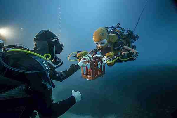 Robot-dalgıç-oceanone-ocean_one-robot_dalgıç