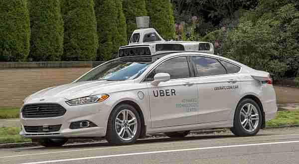 robot_taksi-taksi-uber-renault-waymo