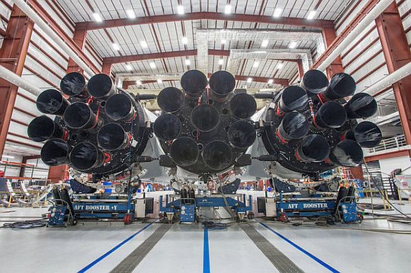 falcon_heavy-spacex-elon_musk-tesla_roadster