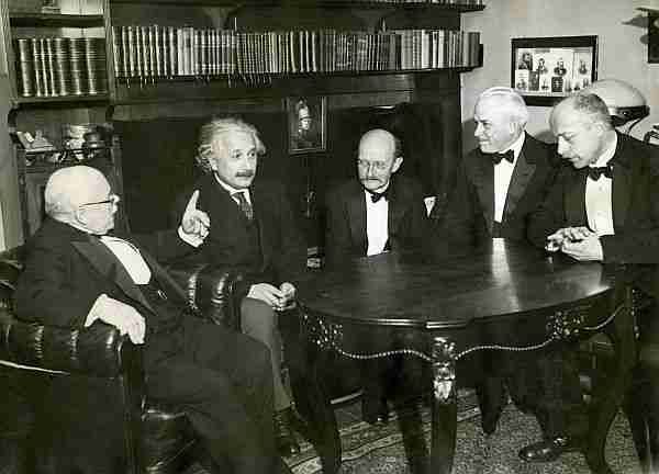 Max-Planck-ve-Einstein