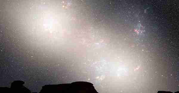 Andromeda-ve-samanyolu-galaksisi-nasıl-çarpışacak