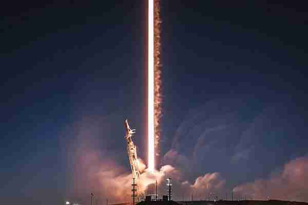Elon-musk-starlink-uyduları-ile-mars-a-nasıl-gidecek